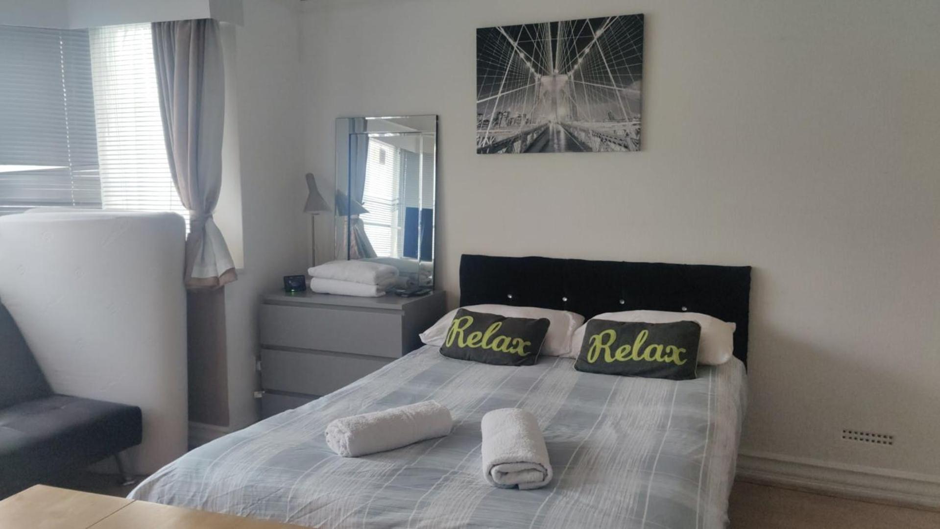 Studio On Golders Green Road Apartment London Exterior photo